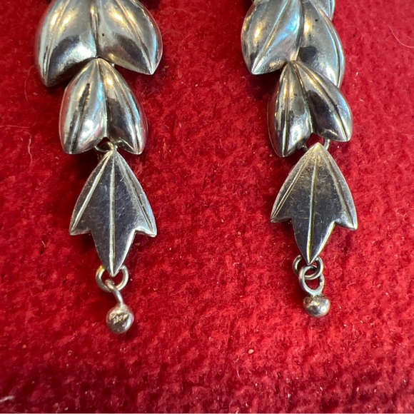 Vintage long, sterling silver leaf dangling earrings with bells - Picture 7 of 9